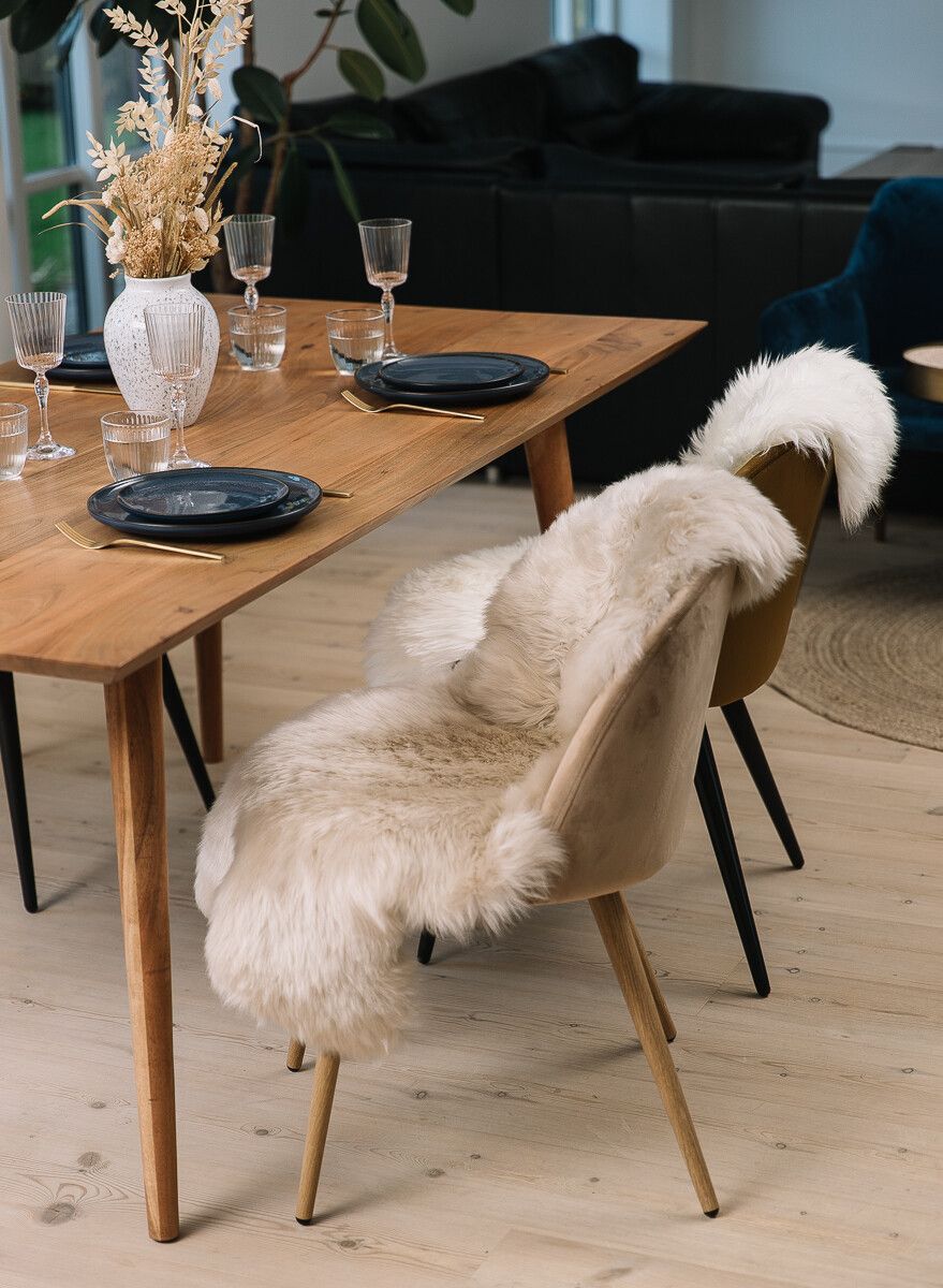 Merino Sheepskin Dyed | New Zealand | approx. 35 in Linen